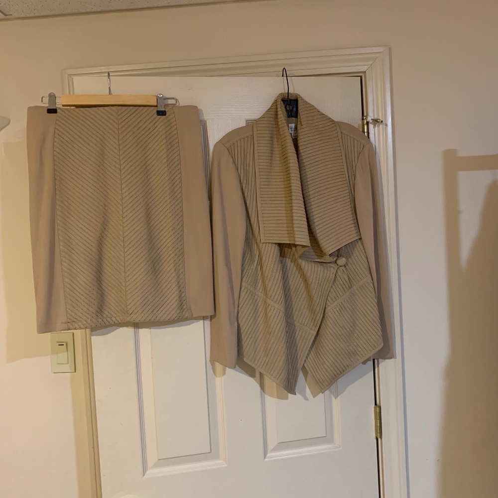 Colleen Lopez Tan Skirt Suit sz M